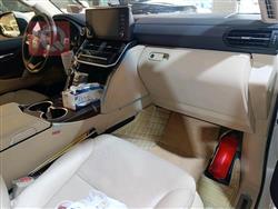 تۆیۆتا لاند کروزەر